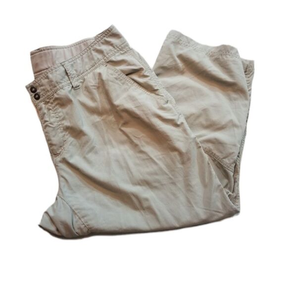 Columbia Khaki Capri Pants Size 10 - Picture 1 of 7
